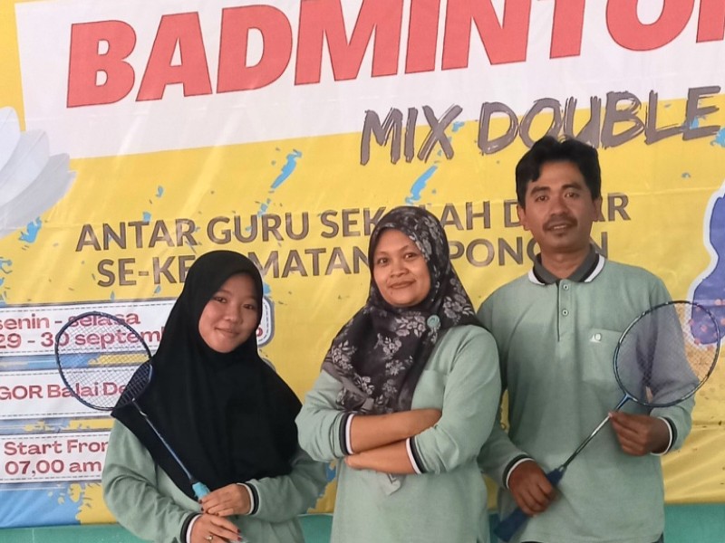 Tournament Badminton antar Guru se-kecamatan Kapongan